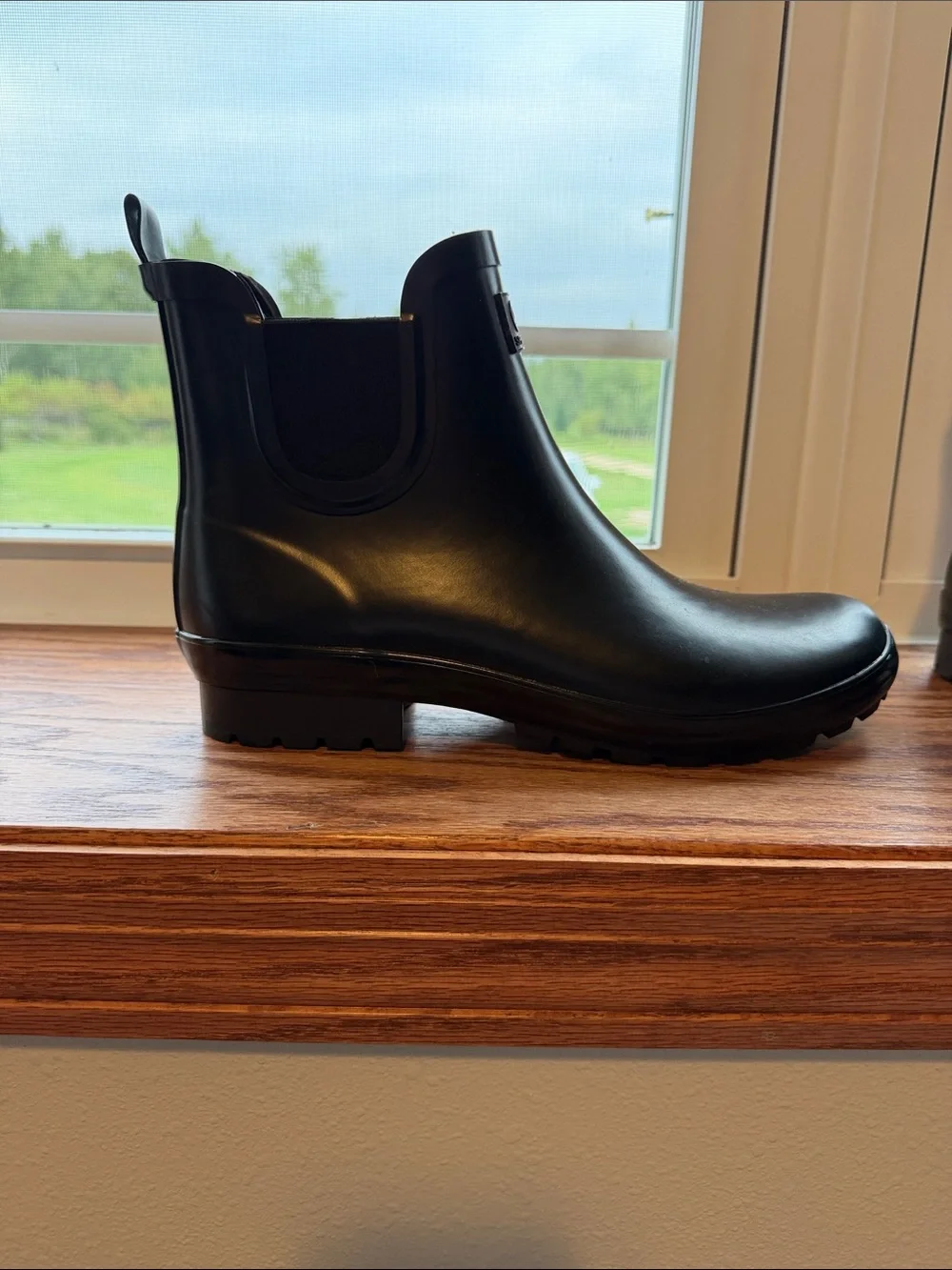 Sperry Women’s Black Chelsea-Style Waterproof Rain Boots size 9